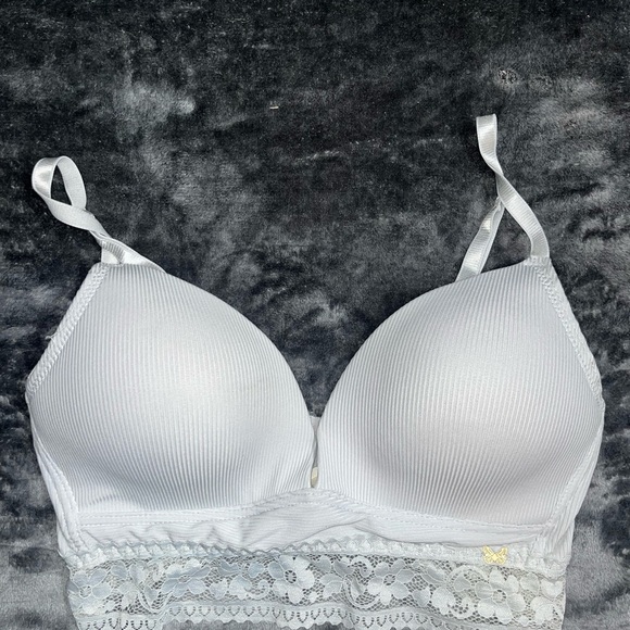 Jessica Simpson Other - Jessica Simpson Ultra Flirty Wirefree Bra